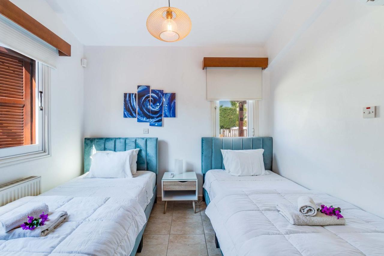 Villa Marina Sunrise By Ezoria Villas كورال باي المظهر الخارجي الصورة
